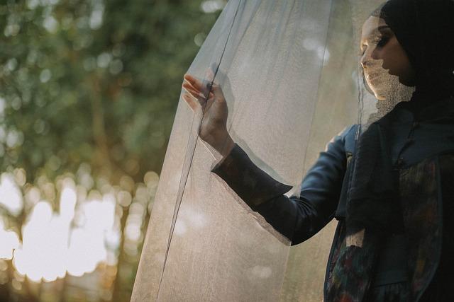 From Oral Tradition to Digital Archives: Modern Methods for Family Storytelling